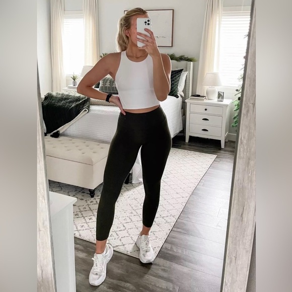 Black Lululemon HR Align Crop 21” leggings Size 10 - Picture 1 of 7
